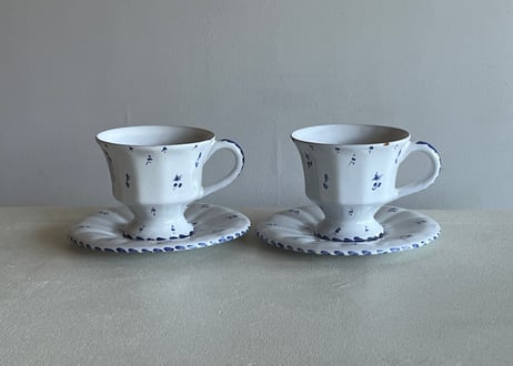 ムスティエ シモーヌファヴィエ 白釉に青い小花絵付け デジュネカップ＆ソーサー ＃1〖202501−020〗