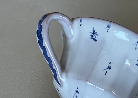 ムスティエ シモーヌファヴィエ 白釉に青い小花絵付け コーヒーカップ＆ソーサー ＃1〖202501−017〗s