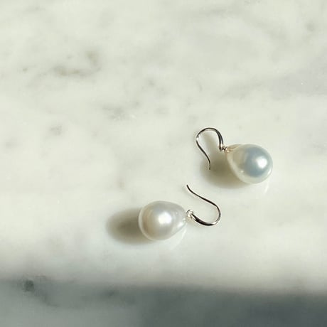 バロックパール ドロップピアス（ホワイト）