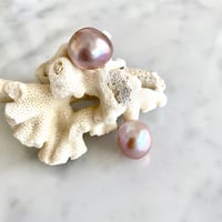 バロックパール ピアス（グレイッシュピンク）