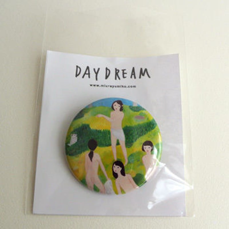 森林浴女の子 缶バッジ（57mm） | miurayumiko