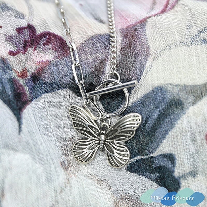 ミハエルネグリン　ヴィンテージ風 天使と蝶 ネックレス Michal Negrin ミハエルネグリン ネックレス グリーン