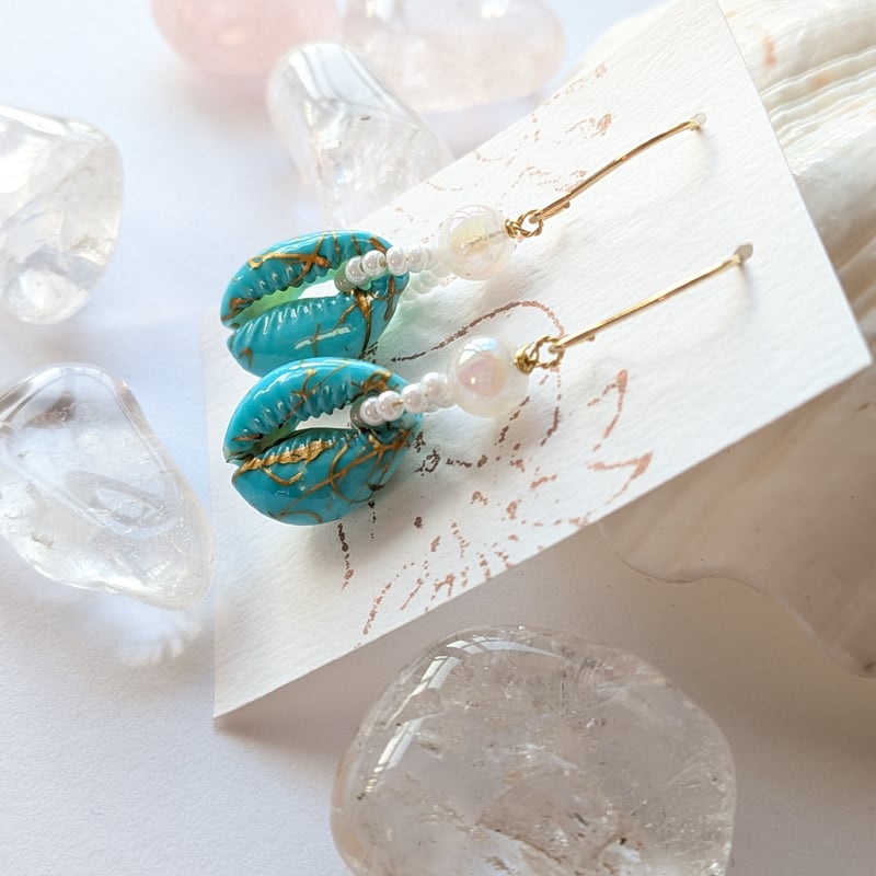タカラガイ❉イヤーアクセサリー ☆ターコイズブルー ※交換可 | KAZARIYA