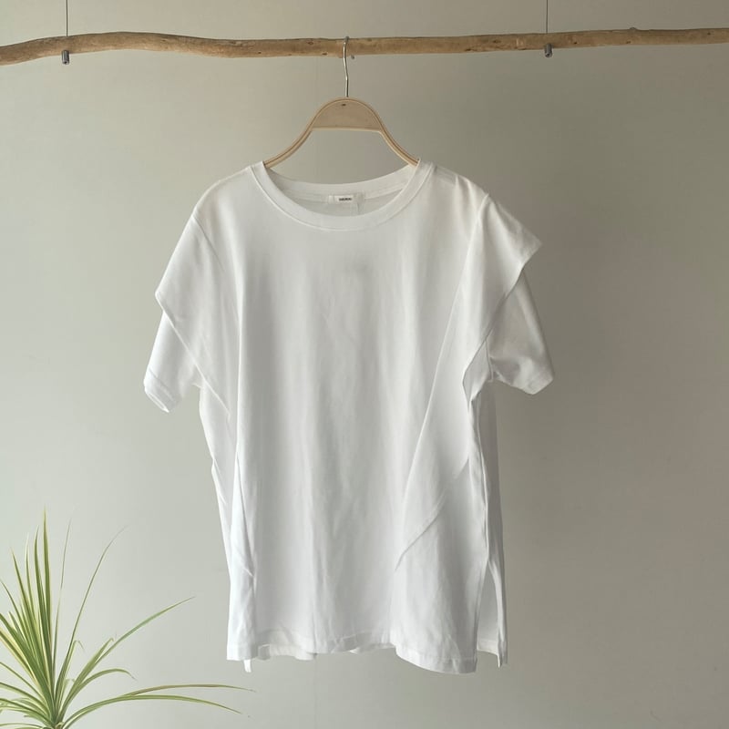 Side frill T-shirt【ハモミシノオトナフク】 | hamomisi