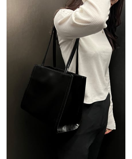 simple shoulder bag