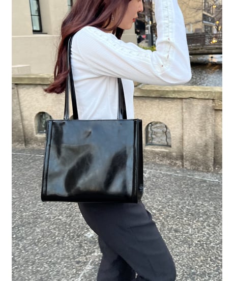 simple shoulder bag