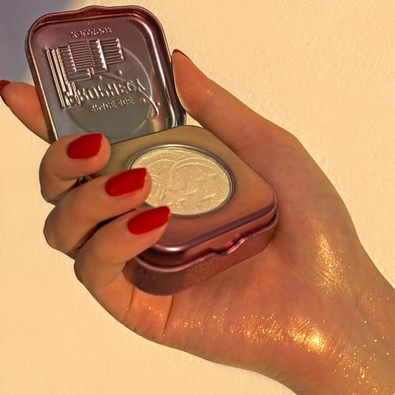 Kaleidos Space Age Highlighter | JUMEI|中国コスメ・中華 Kaleidos Space Age Highlighter | JUMEI|中国コスメ・中華