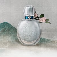 花西子 "西湖限定" 四象平衡貼肤粉底液 (リキッドファンデ)