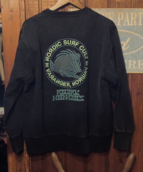 “SURF CULT” CREW SWEAT COLOR: BLACK