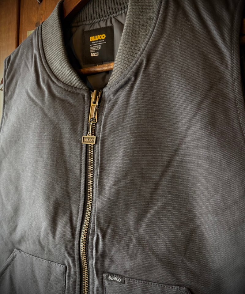 BLUCO RIB COLLAR DUCK VEST CHARCOAL | STYLE FAC