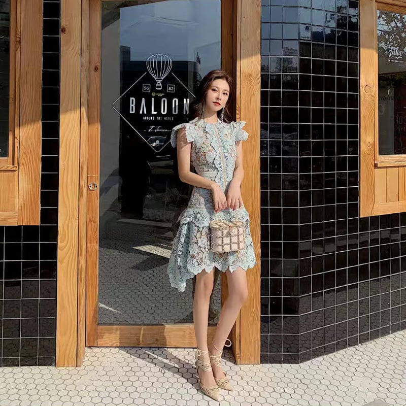 レースAラインミニ丈ワンピース 半袖ワンピース ライトブルー | LILIANA