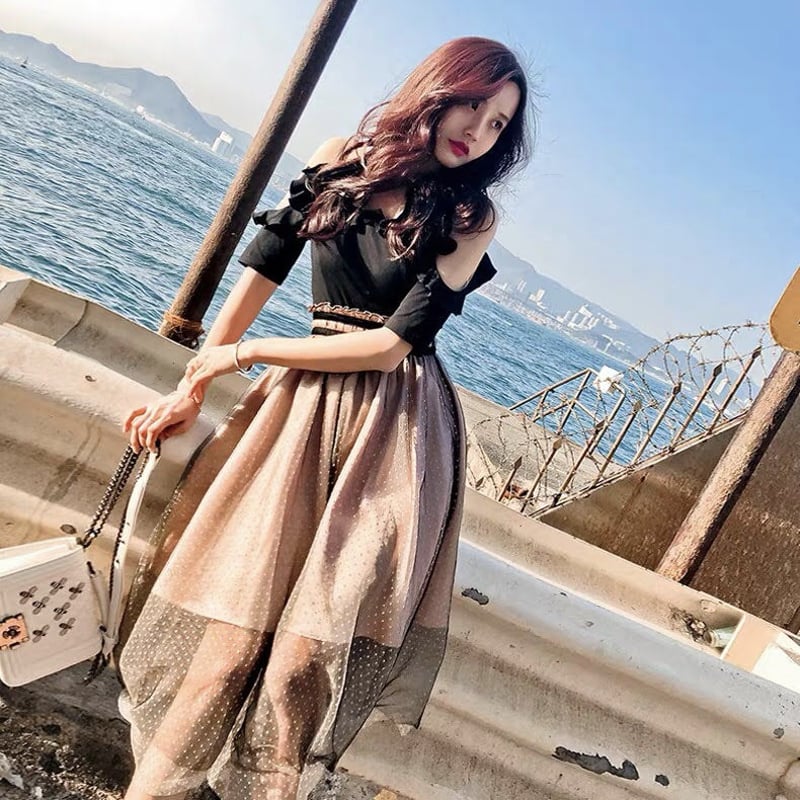 オフショルリブカット×プリーツチュールドッキングワンピース　ライトベージュ オフショルリブカット×プリーツチュールドッキングワンピース