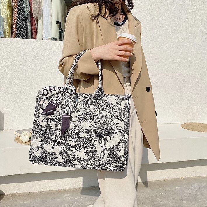 カナアキ様ꔛ‬ෆBOX型トートバッグ♡ジョリーフルール·͜·ᰔᩚ カナアキ様ꔛෆBOX型トートバッグ♡ジョリーフルール·͜·ᰔᩚ