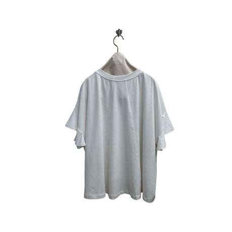 6/8、3/30 Instalive ayane 2026 summer ラッフルスリーブVネックTシャツ　826527