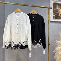 6/19裾刺繍ブラウス