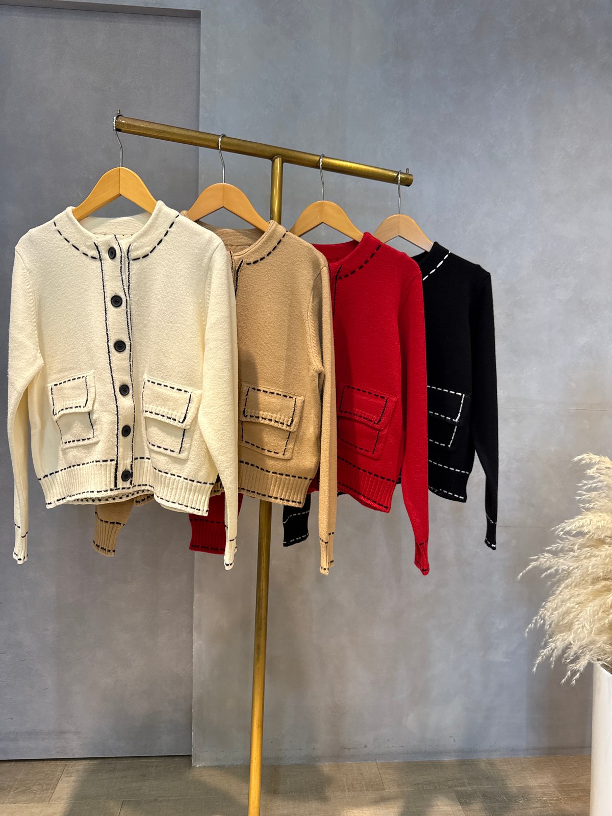 10/16Instalive RAD/H 2025AW ステッチカーディガン 53-1848