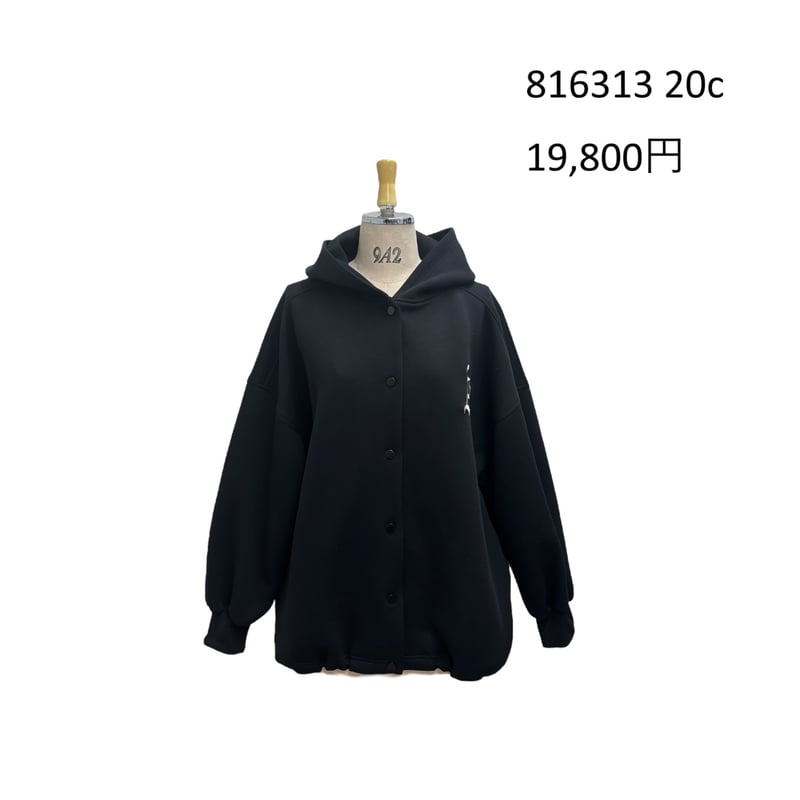 11/17 Instalive ayane2026spring ダンボール素材フーディブルゾン