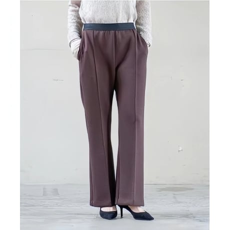 5/11 Instalive Lallia Mu 26 autumn スムースポンチフレアパンツ　2613764