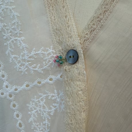 6/29 Instalive 2026awa kane 刺繍シアーブラウス　52590605001