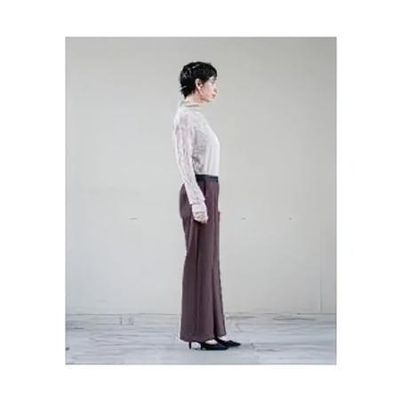 5/11 Instalive Lallia Mu 26 autumn スムースポンチフレアパンツ　2613764