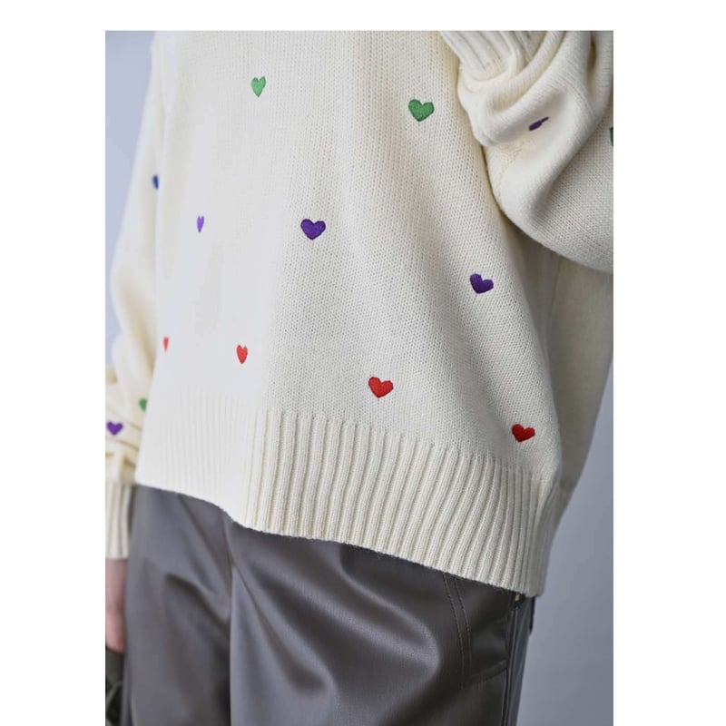 8/11 Instalive DOSDIOSAS 2025aw マルチハート刺繍ニットD862