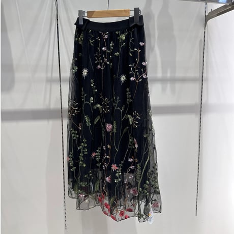 4/28 Instalive 2026ss  シアー刺繍スカート　6880604003