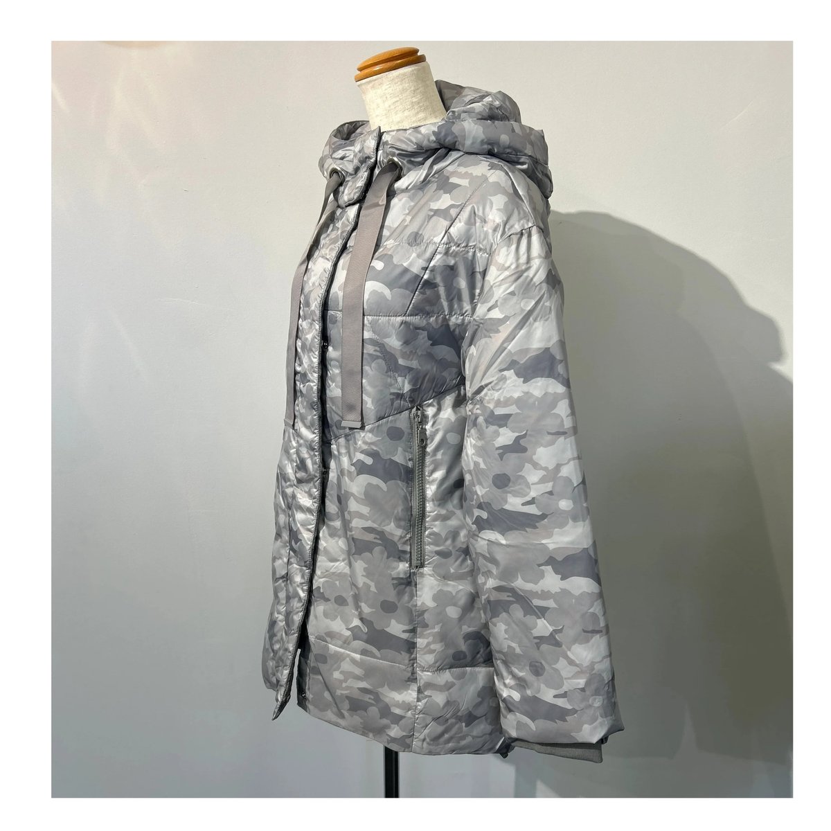 V twelve カモフラ　アウター V twelve カモフラ アウター - メルカリ