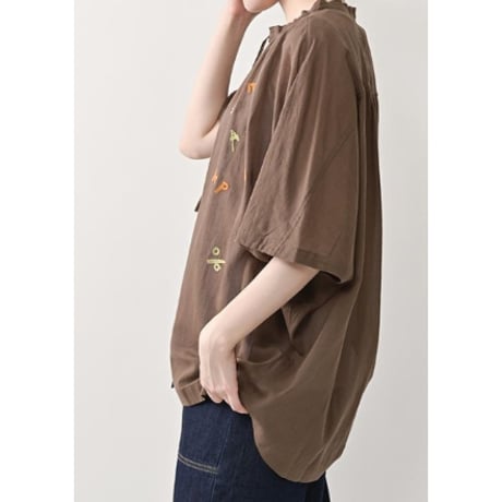 4/9 Instalive　akane　2026ss　アルファベット刺繍ブラウス　26168-4030P-R