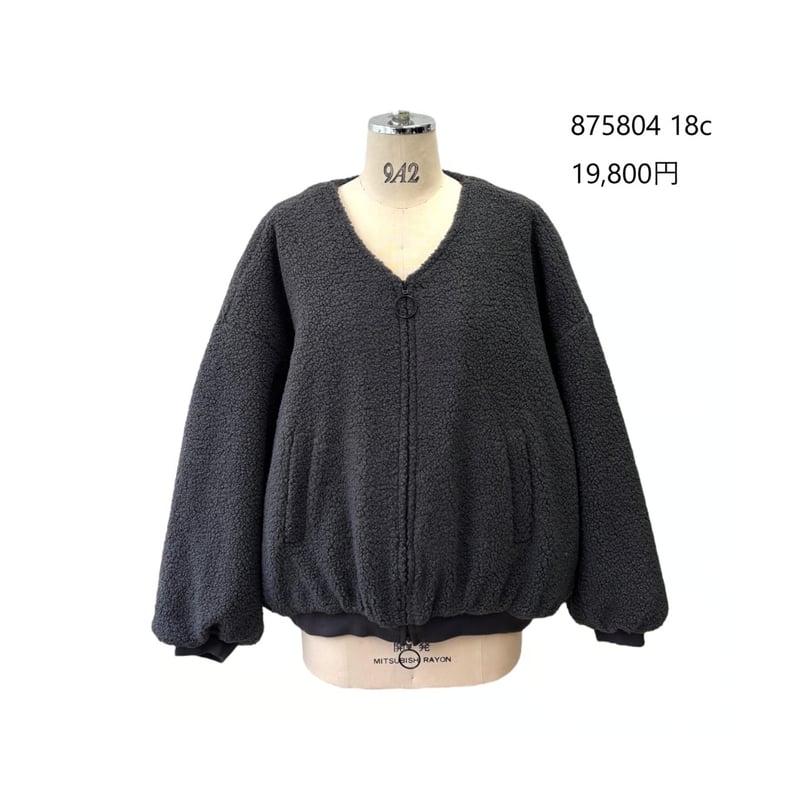 7/19 Instalive ayane 2025Winter バックロゴ刺繍ボアブルゾン 8