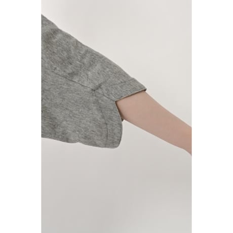 4/9 Instalive　akane　2026ss　ドルマンプリントTシャツ　26168-1952E-R