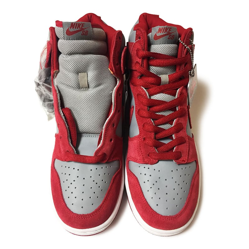 NIKE DUNK HIGH PRO SB - BE TRUE TO YOUR SCHOOL