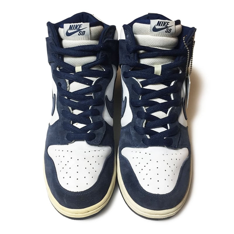 NIKE DUNK HIGH PRO SB - BE TRUE TO YOUR SCHOOL