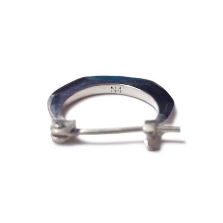 No.4 N EARRING PENTAGON (SILVER)