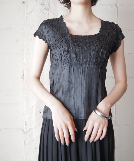 Square Neck Pleated Cutsewn BK