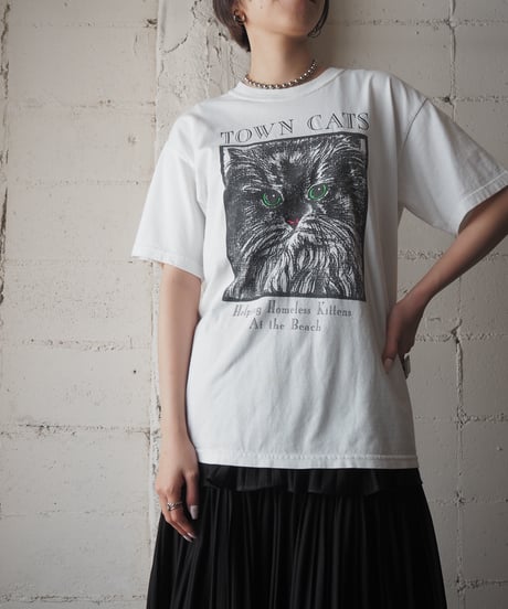 'TOWN CATS' Tee WH