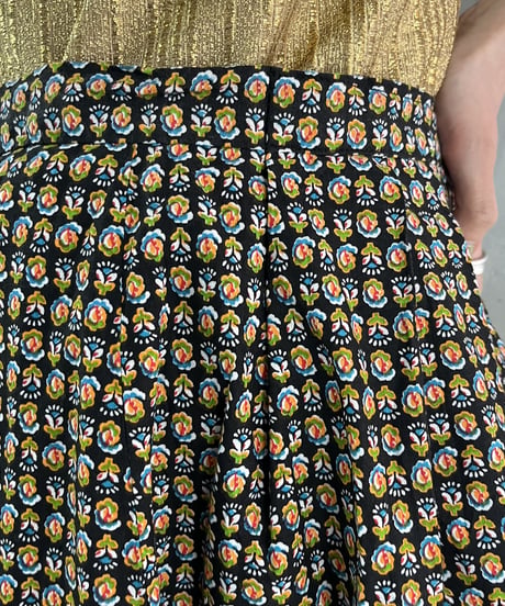 Tyrolean Flower Pattern Long skirt BKYE