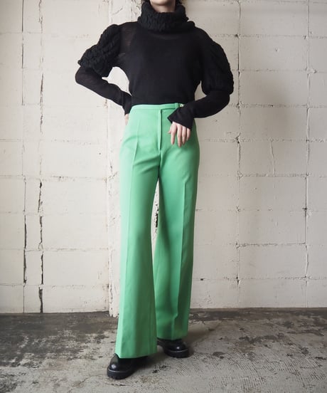 Volume Neck Design Knit BK