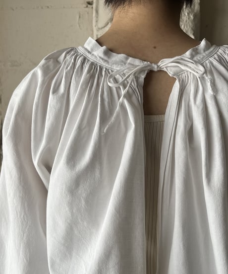Gather Design Pullover WH