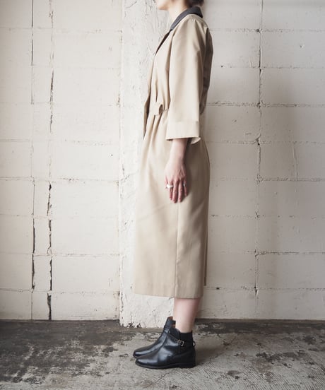 Bicolor Open Collar Dress BEGR
