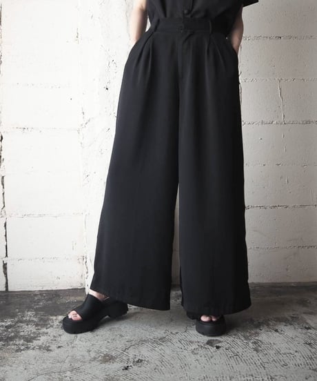 Tuck Wide Pants BK