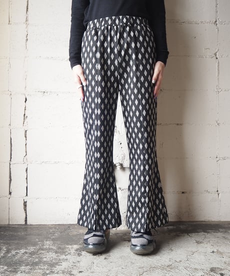 Pattern Flared Easy Pants BK
