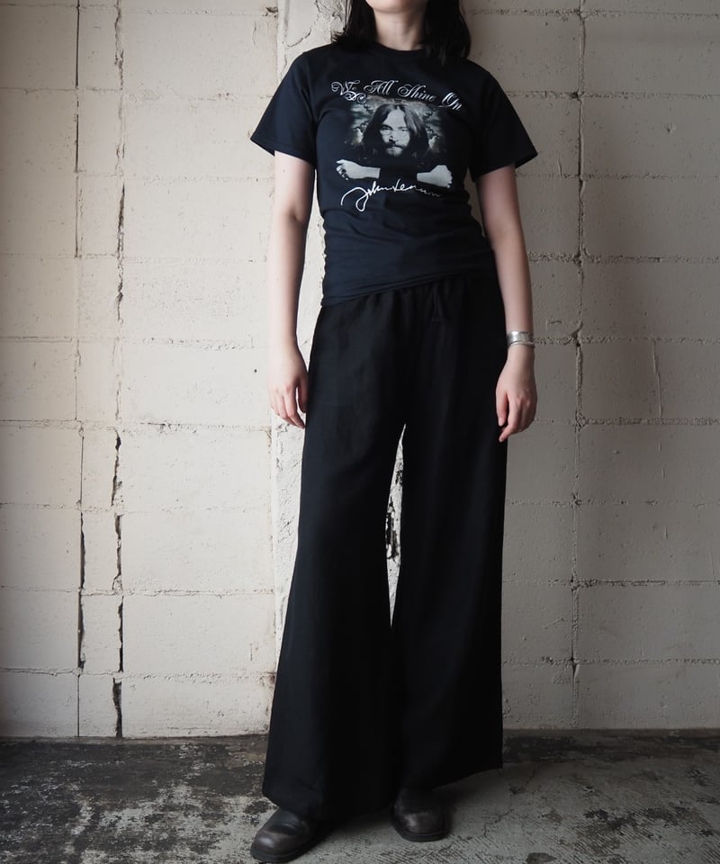 BEEDEN COMPACT PRINT TEE ブラック John Lennon Print Tee BK | Orfeo