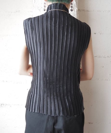 N/S Pleated Cutsewn BK