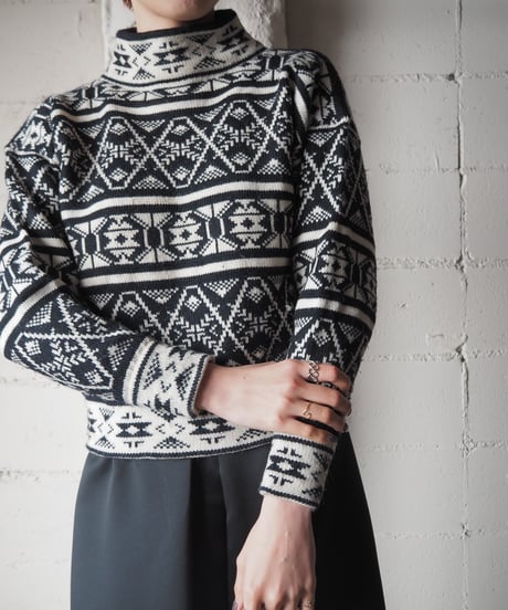 Mock Neck Nordic Sweater BKWH