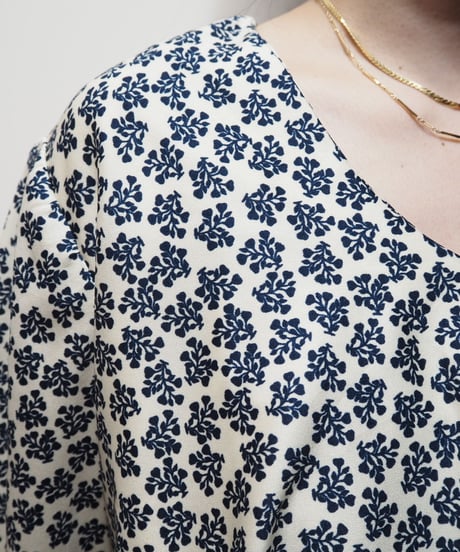 Leaf Pattern Collarless Dress WHNV