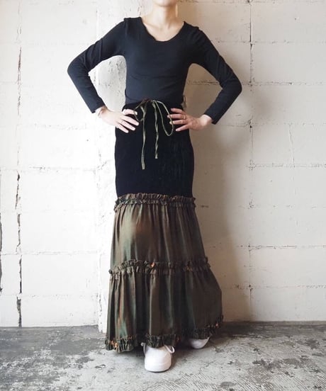 Velour Satin Switching Tiered Skirt BK