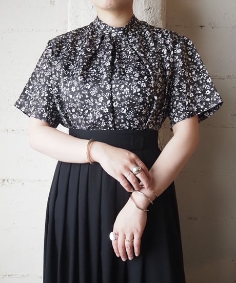 1960's Flower Pattern Blouse BK
