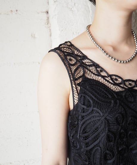 Wavy Motif Silk Tops BK