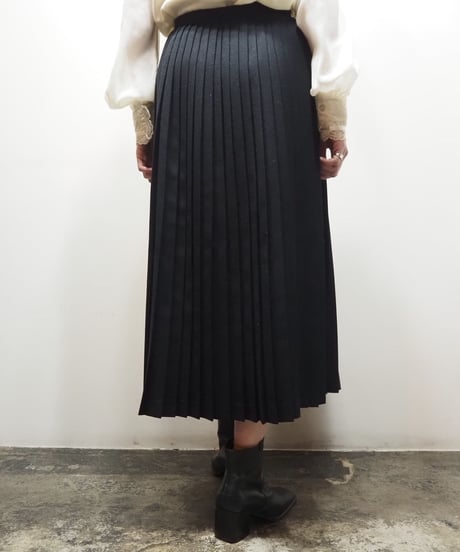 Side Button Pleated Skirt BK