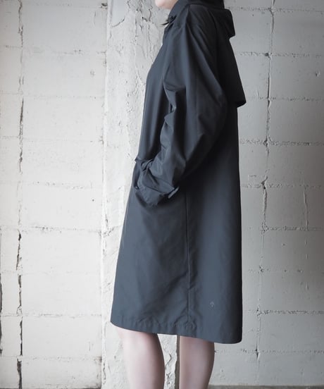 DESCENTE PAUSE Hooded Long Coat BK